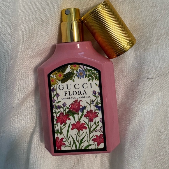Gucci - NEW Flora Gorgeous Gardenia Eau de Parfum - 1 oz - Picture 3 of 3